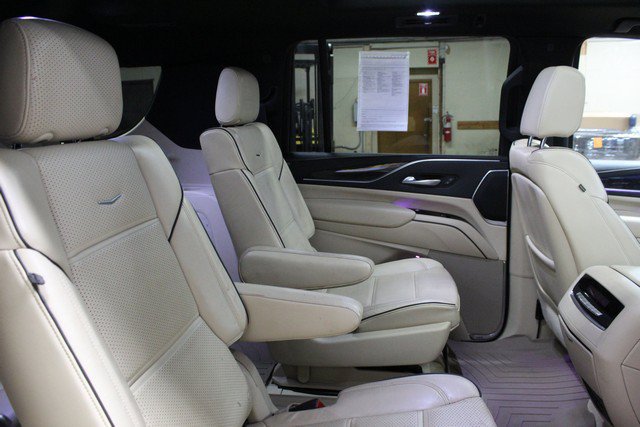 Certified 2022 Cadillac Escalade ESV Premium Luxury AWD/4WD image 14