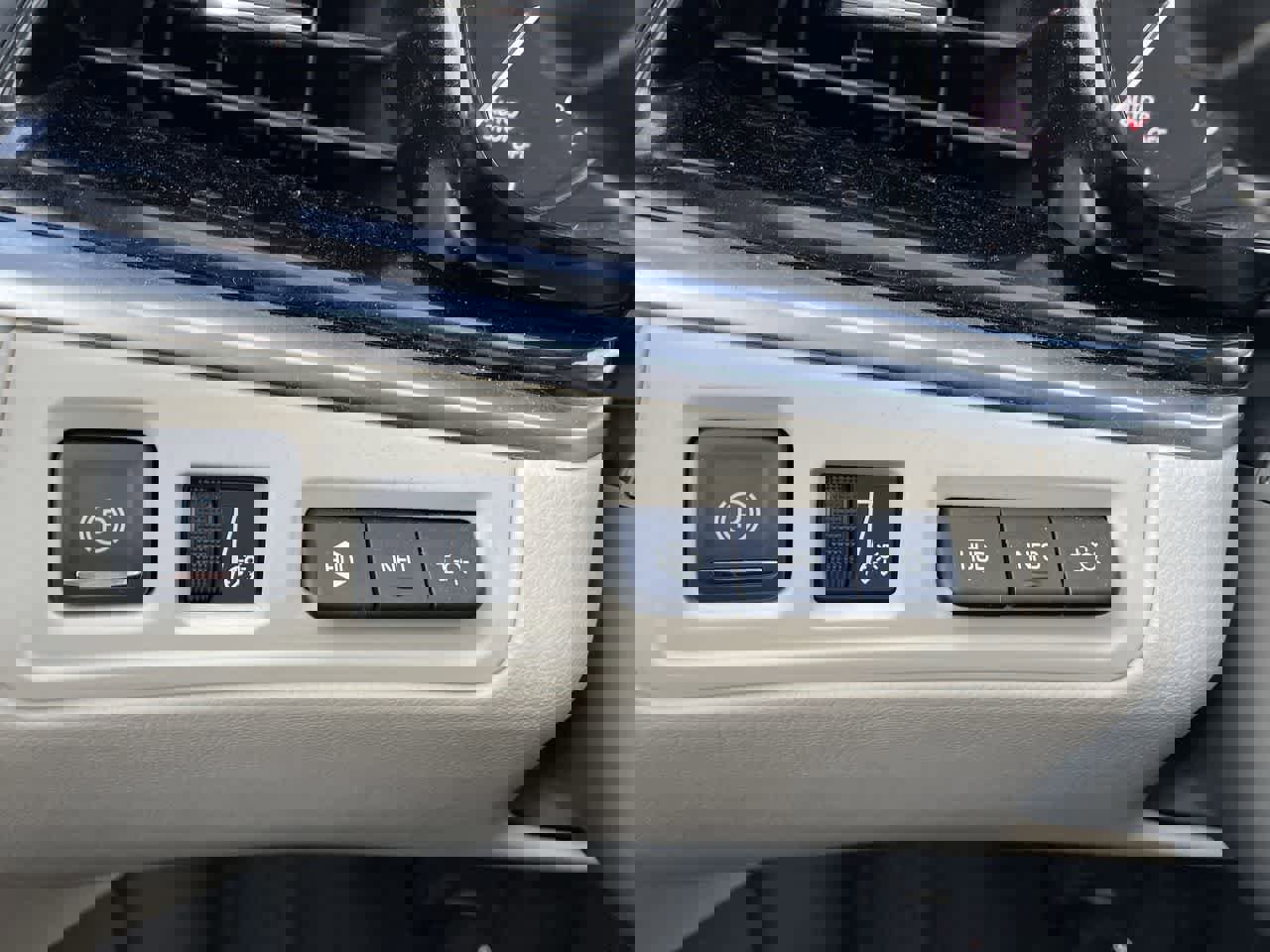 Certified 2024 Cadillac XT6 Premium Luxury w/ Technology Package image 33