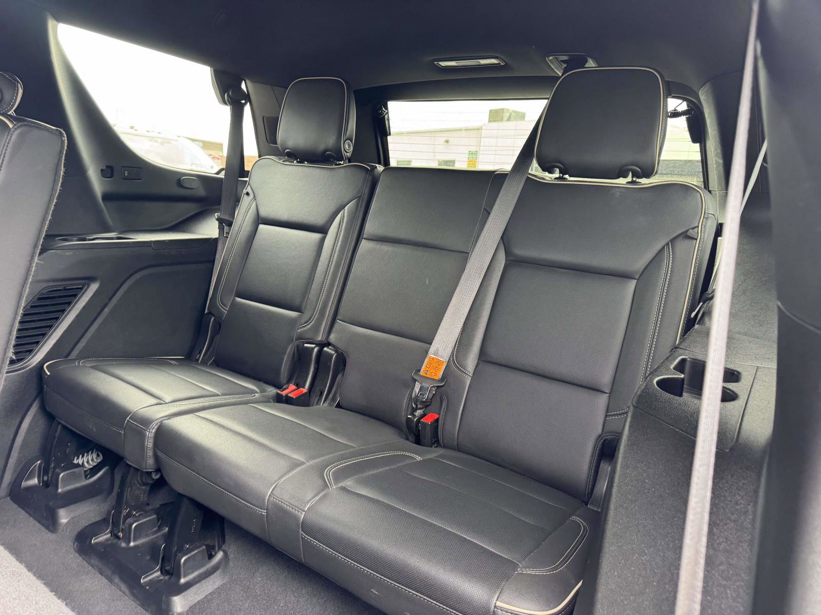 Used 2024 GMC Yukon SLT AWD/4WD image 18