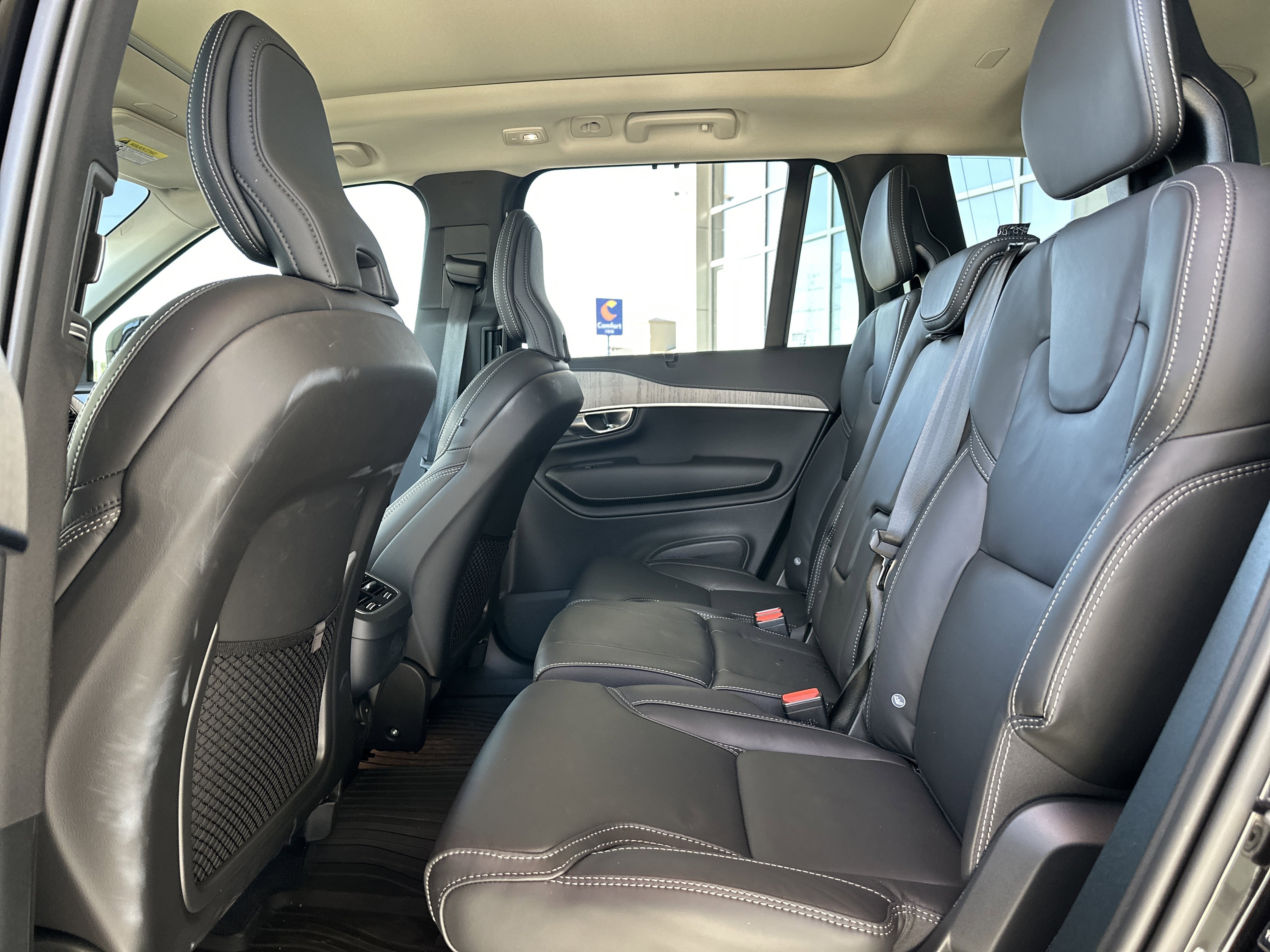 Used 2025 Volvo XC90 B6 Ultra w/ Protection Package Premier image 21