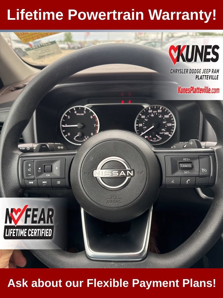 Used 2023 Nissan Rogue S AWD/4WD image 16
