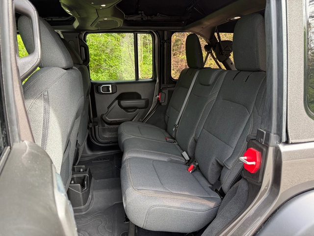 Used 2024 Jeep Wrangler Unlimited Sport image 18