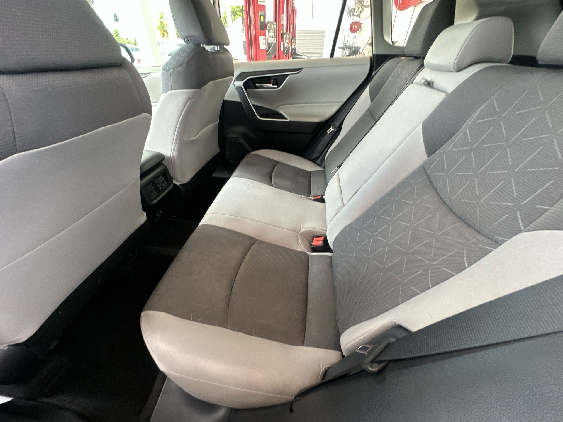 Used 2021 Toyota RAV4 XLE image 27