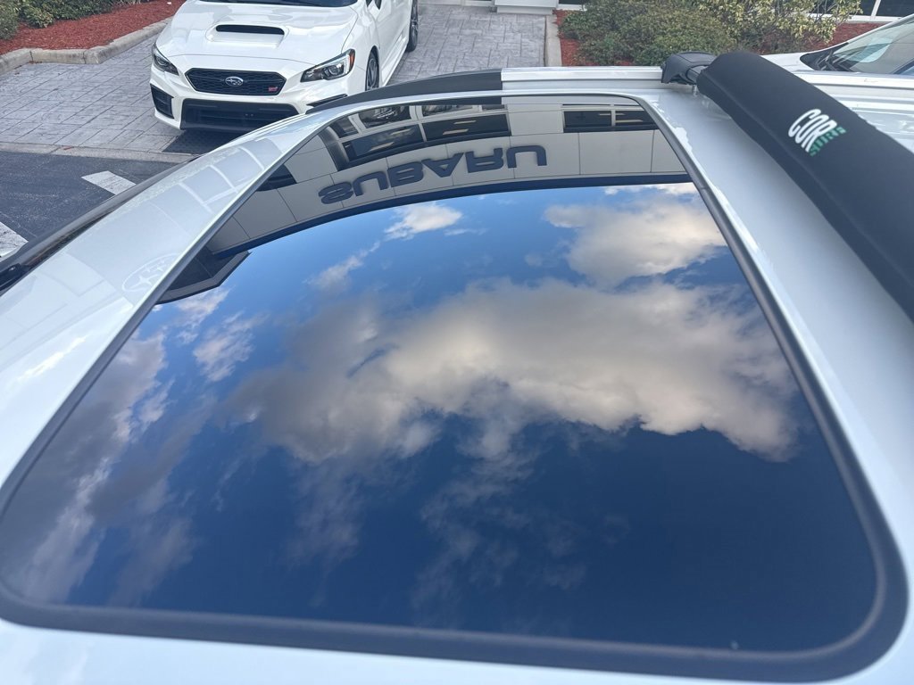 Used 2017 Subaru Outback 3.6R Touring image 4