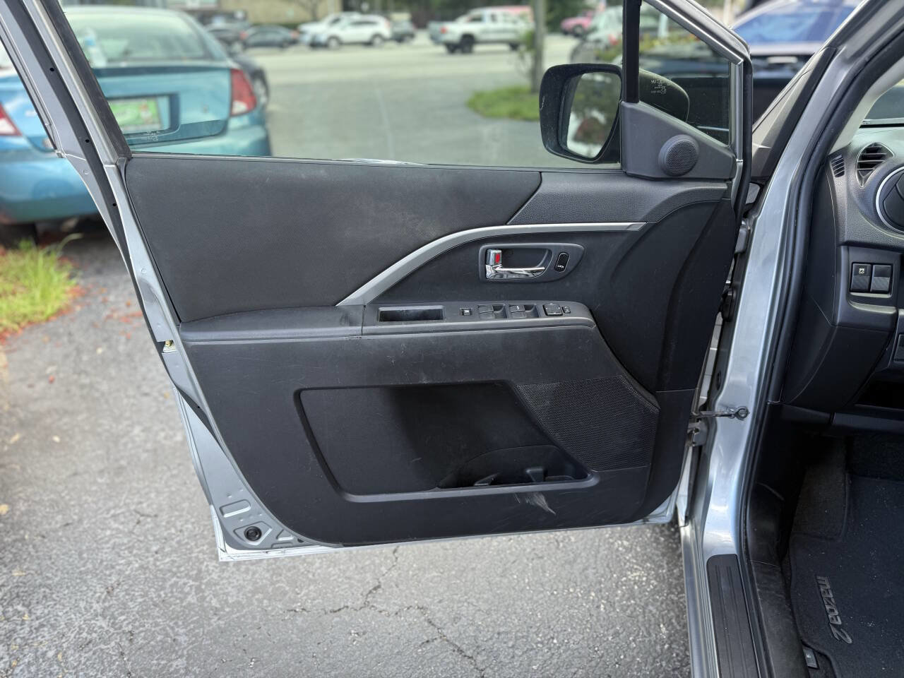 Used 2014 MAZDA MAZDA5 Sport image 10