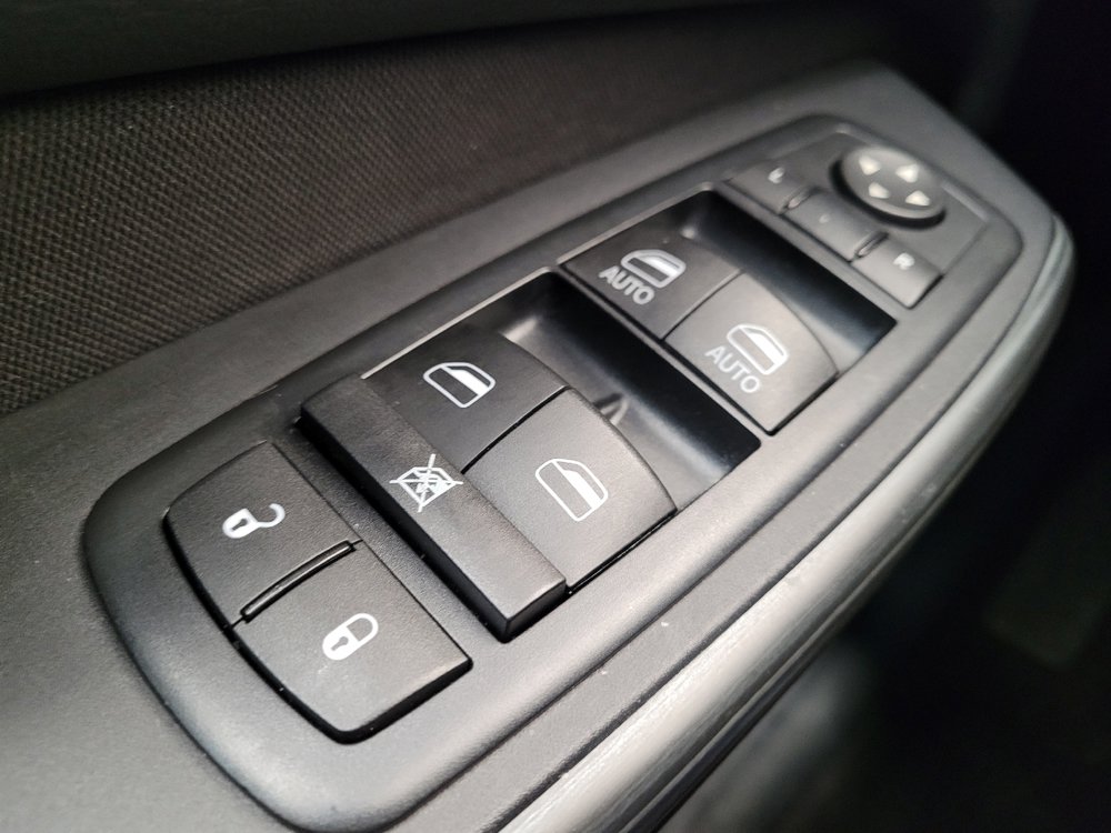 Used 2016 Jeep Cherokee Latitude w/ Comfort & Sound Group AWD/4WD image 27