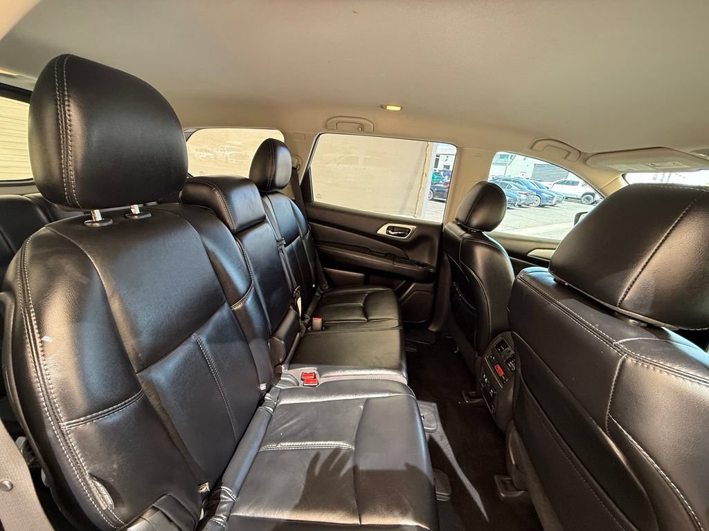Used 2019 Nissan Pathfinder SL FWD image 17