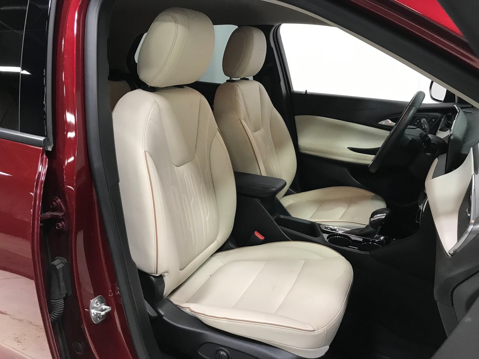 Used 2024 Buick Encore GX Avenir AWD/4WD image 9