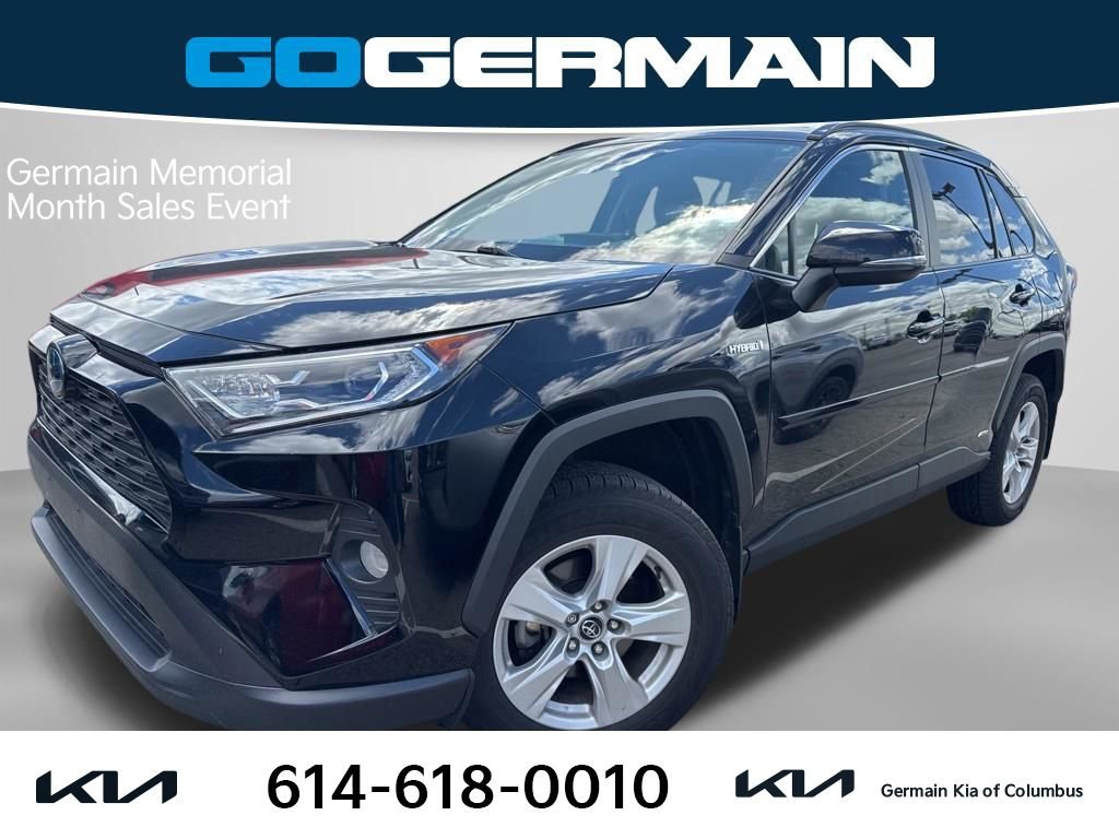 Used 2020 Toyota RAV4 XLE w/ XLE Grade Weather Package AWD/4WD image 1
