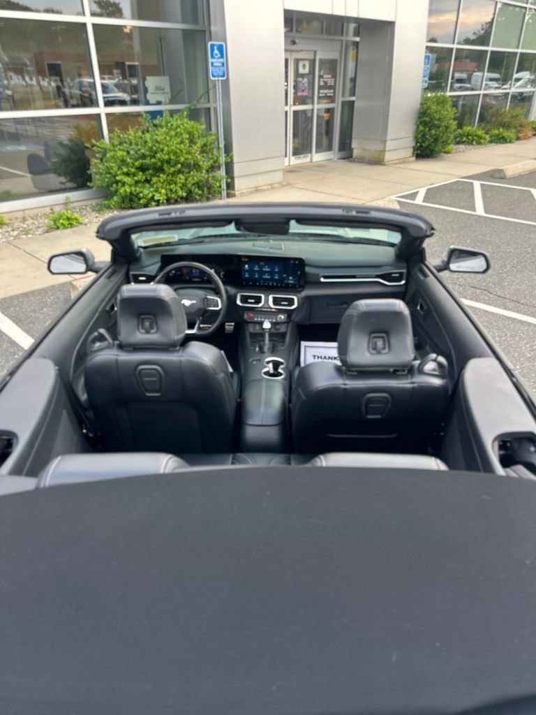 Used 2024 Ford Mustang Premium RWD image 4
