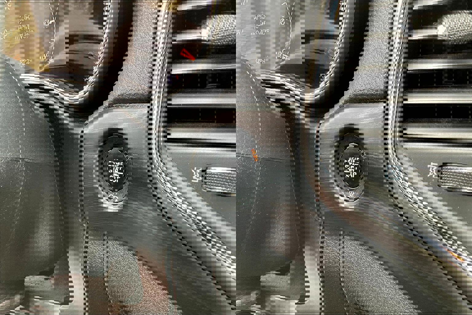 Used 2021 Jeep Grand Cherokee Laredo w/ Security & Convenience Group image 16