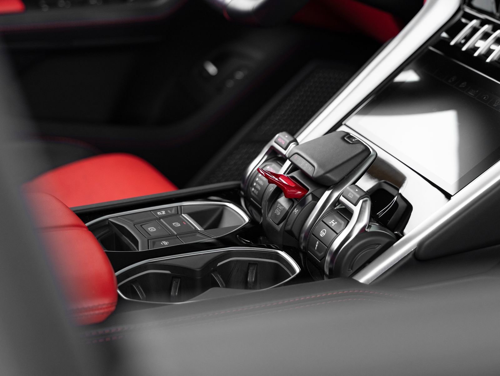 Used 2020 Lamborghini Urus image 51