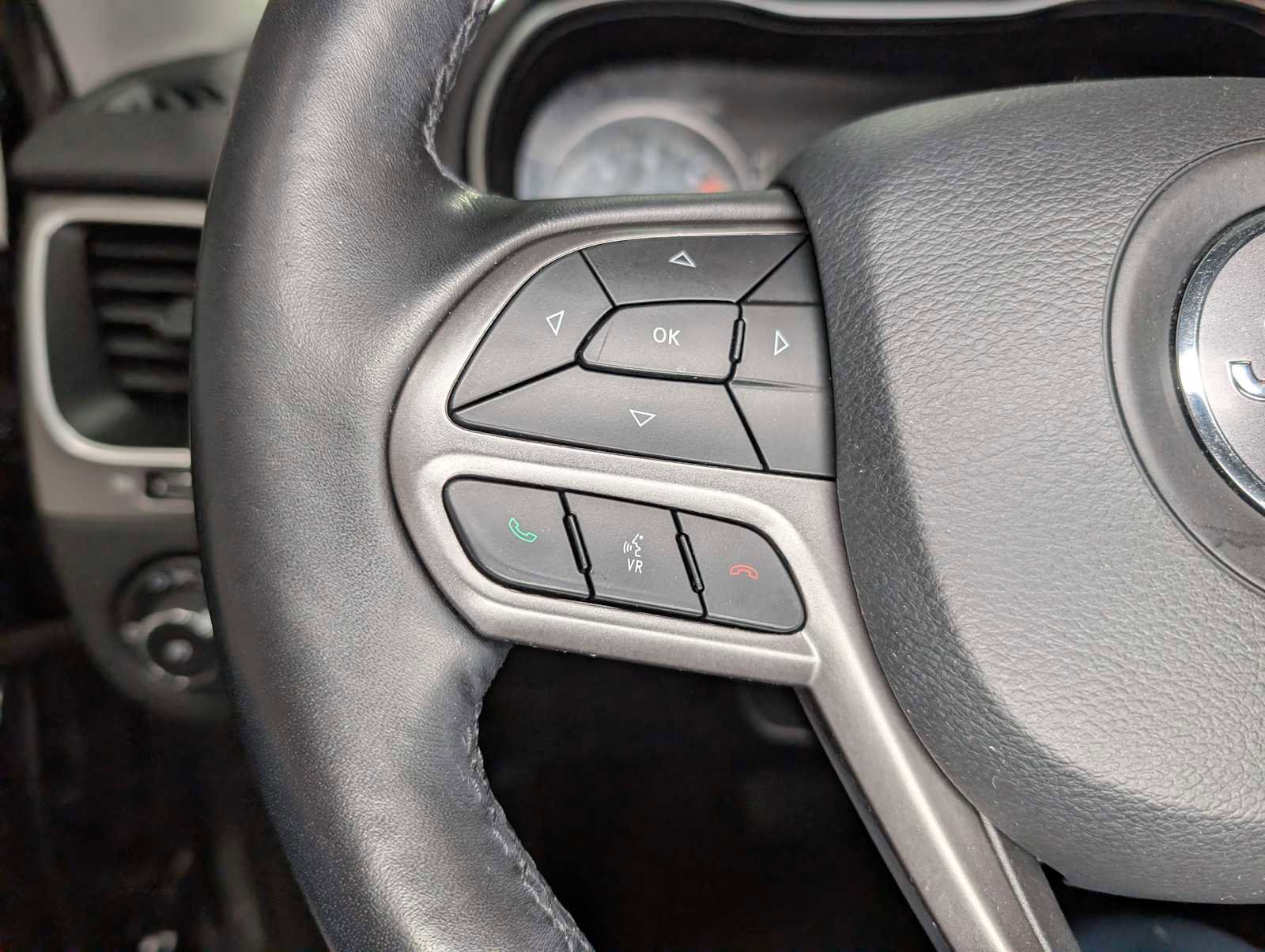 Used 2020 Jeep Cherokee Latitude Plus w/ Cold Weather Group image 32