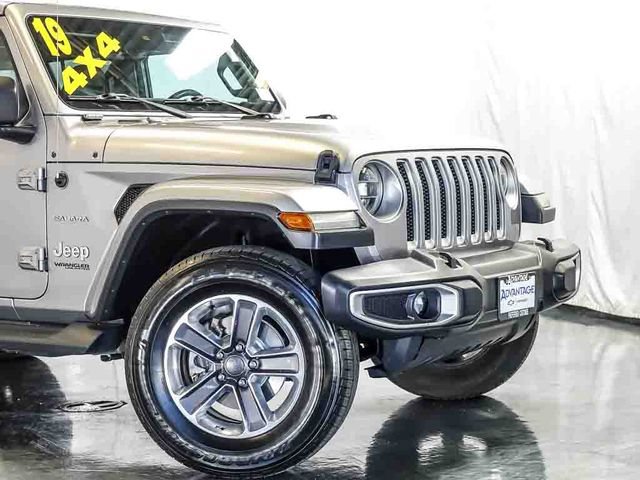 Used 2019 Jeep Wrangler Unlimited Sahara AWD/4WD video 3