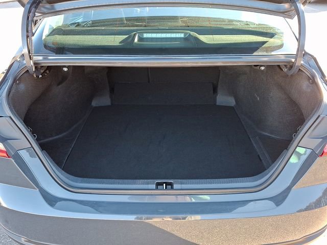 Used 2025 Toyota Camry LE image 33