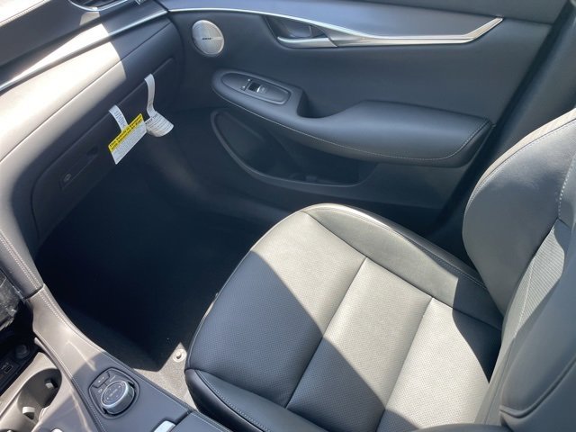 New 2025 INFINITI QX50 Luxe image 12