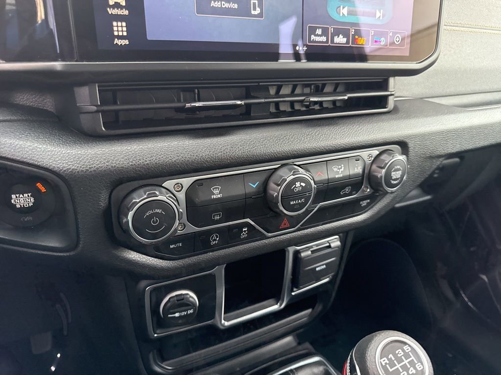 Used 2024 Jeep Gladiator Sport image 20