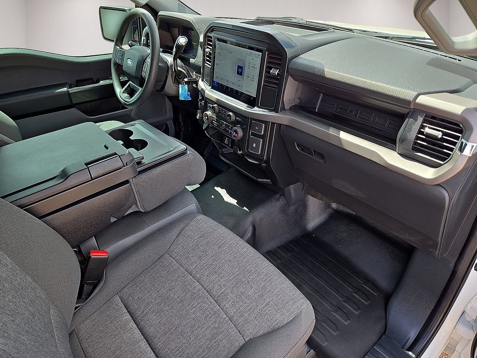 Used 2025 Ford F150 XL w/ Equipment Group 103A High AWD/4WD image 15