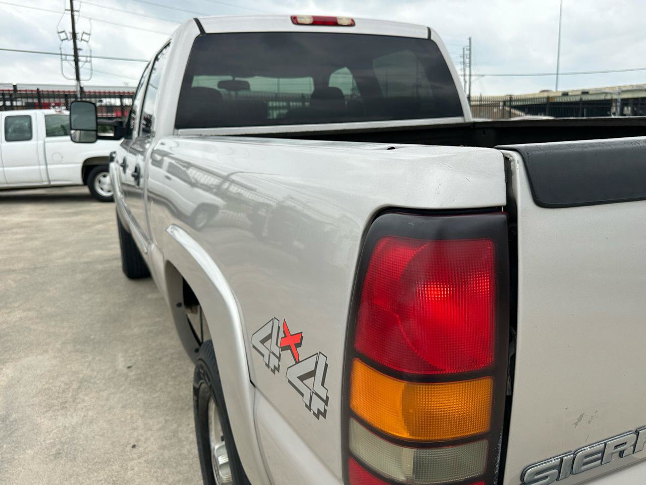 Used 2006 GMC Sierra 2500 SLE AWD/4WD image 39