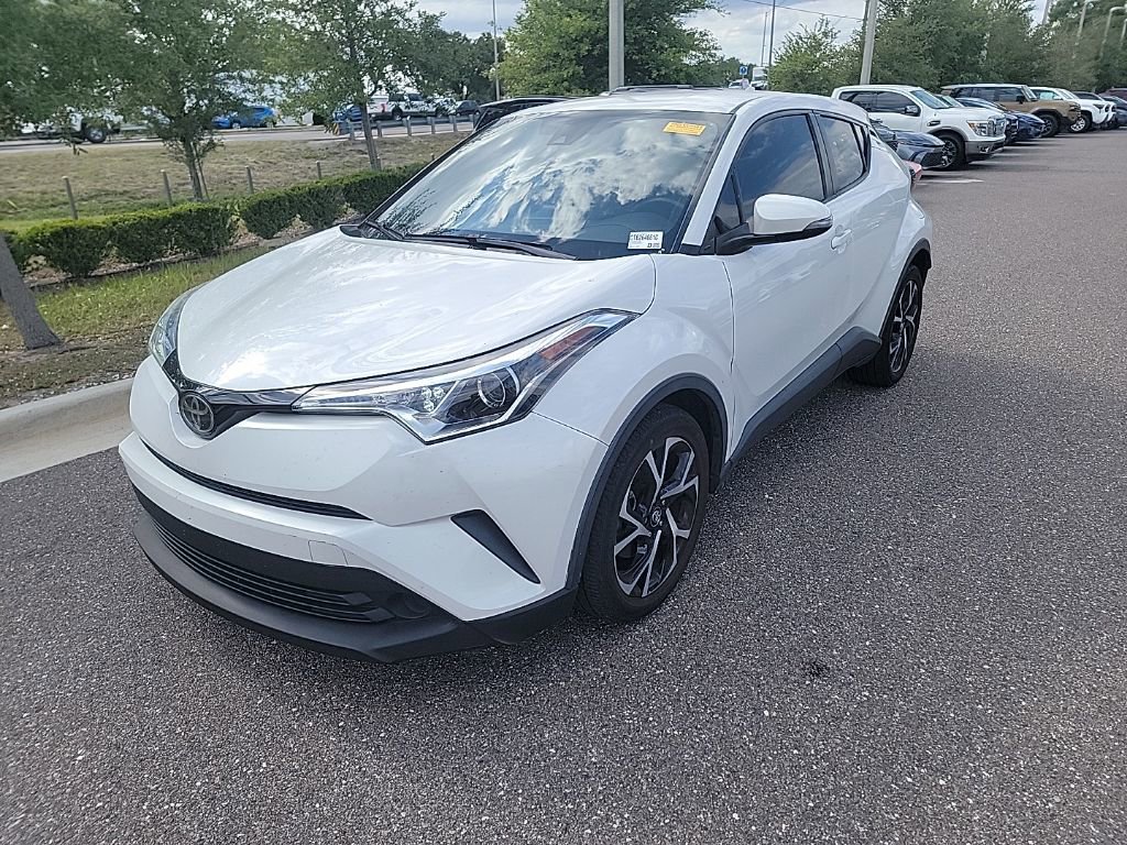 Used 2018 Toyota C-HR XLE FWD image 1