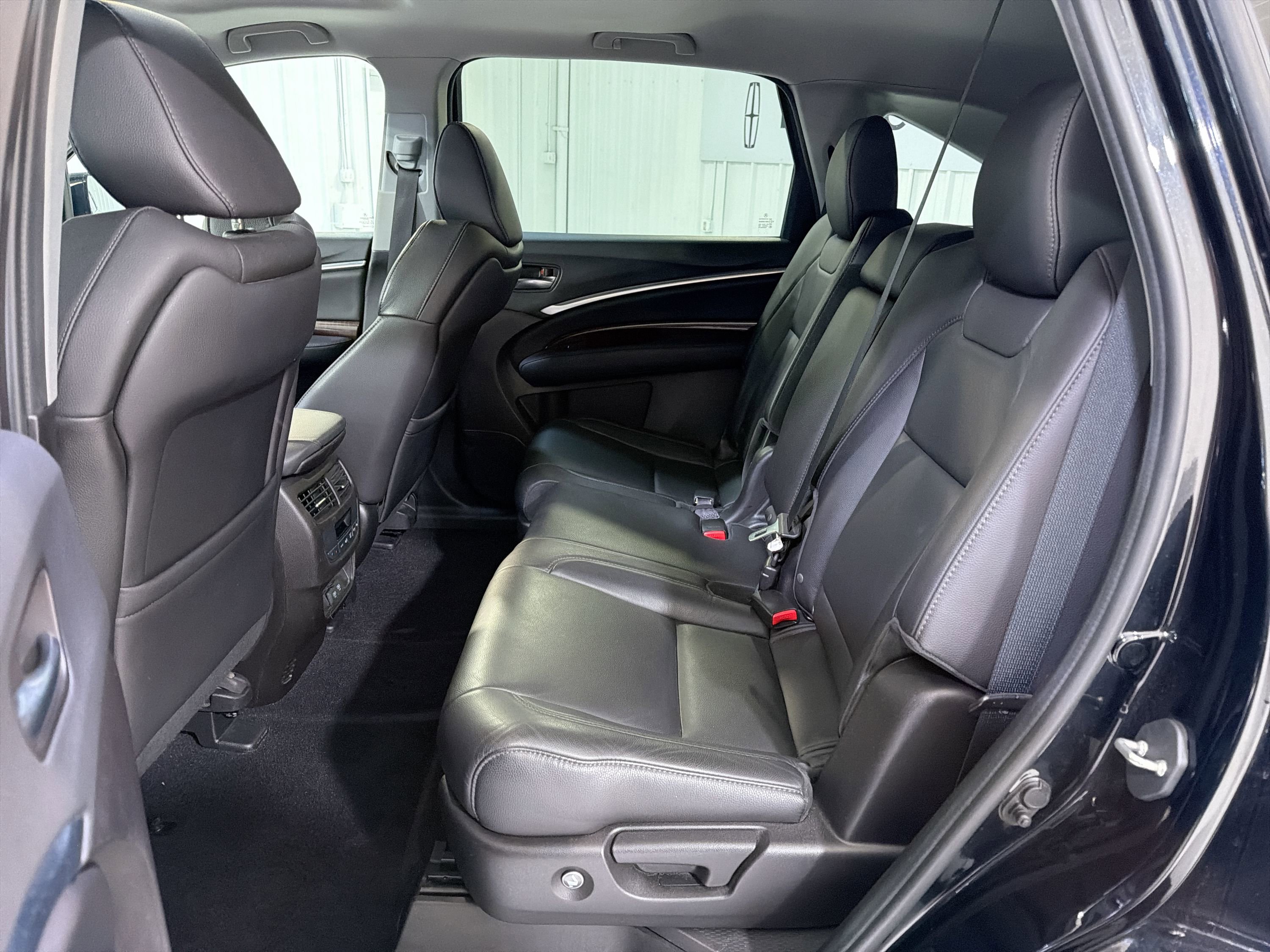 Used 2020 Acura MDX FWD image 24