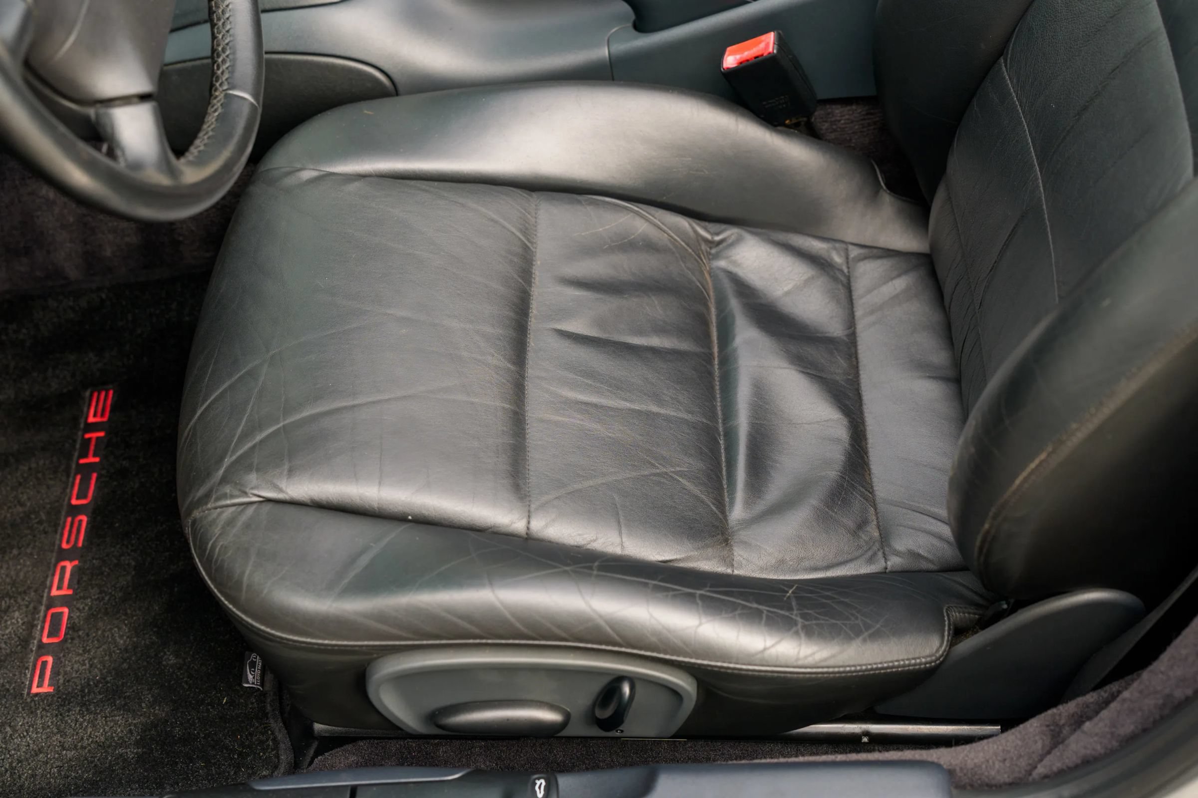 Used 1999 Porsche Boxster RWD image 17