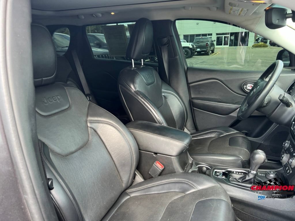 Used 2019 Jeep Cherokee Limited AWD/4WD image 28