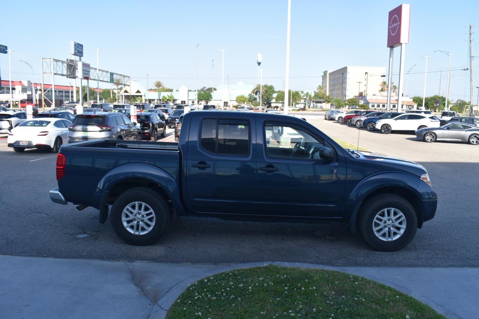 Used 2019 Nissan Frontier SV w/ Value Truck Package image 16