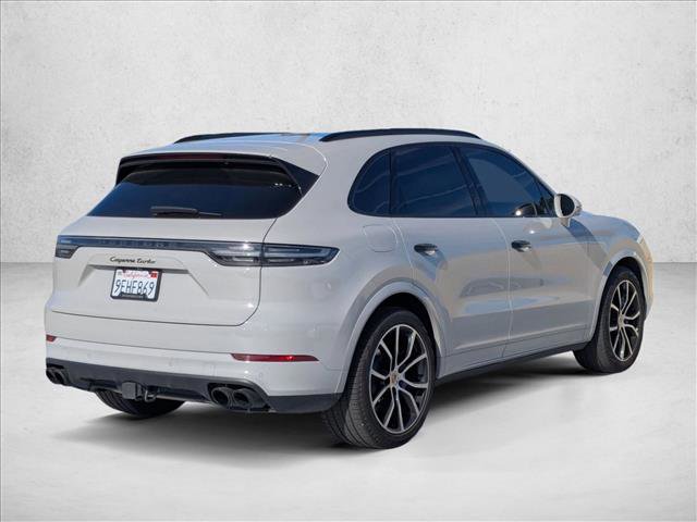 Used 2022 Porsche Cayenne Turbo image 5