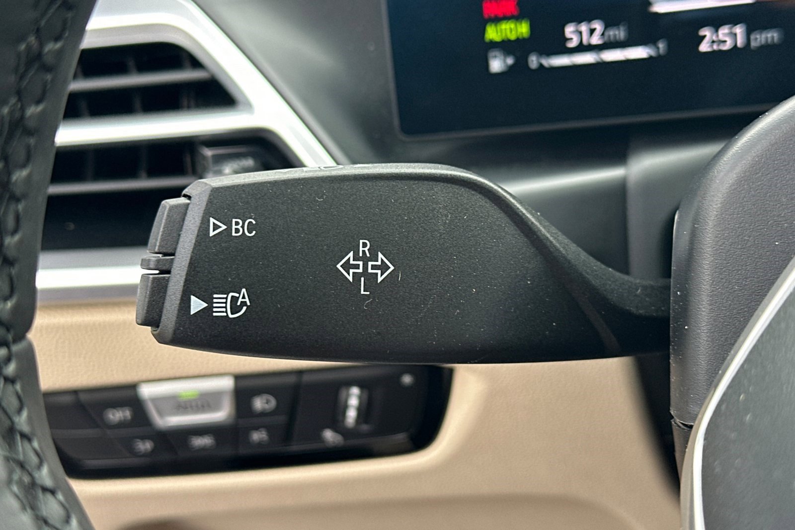 Used 2025 BMW 330i Sedan w/ Convenience Package image 32