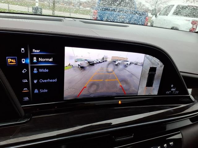 Used 2024 Cadillac Escalade Sport Platinum w/ LPO, ONYX Package image 32