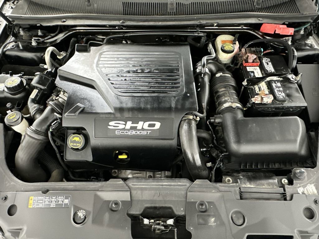 Used 2016 Ford Taurus SHO image 29