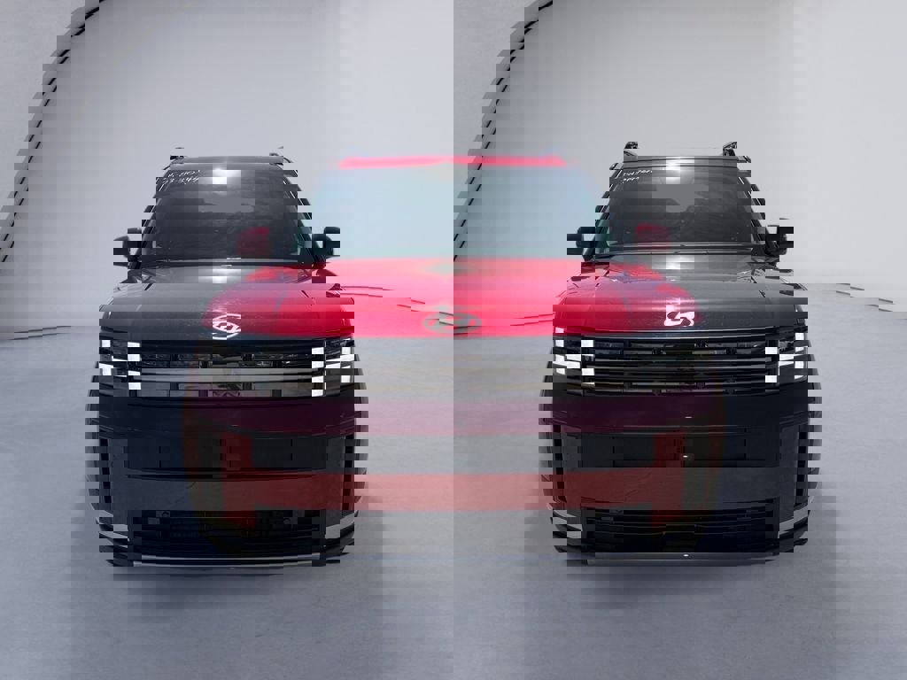 Used 2025 Hyundai Santa Fe Limited image 8