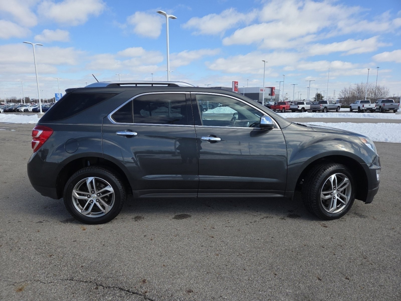 Used 2017 Chevrolet Equinox Premier w/ Enhanced Convenience Package image 16