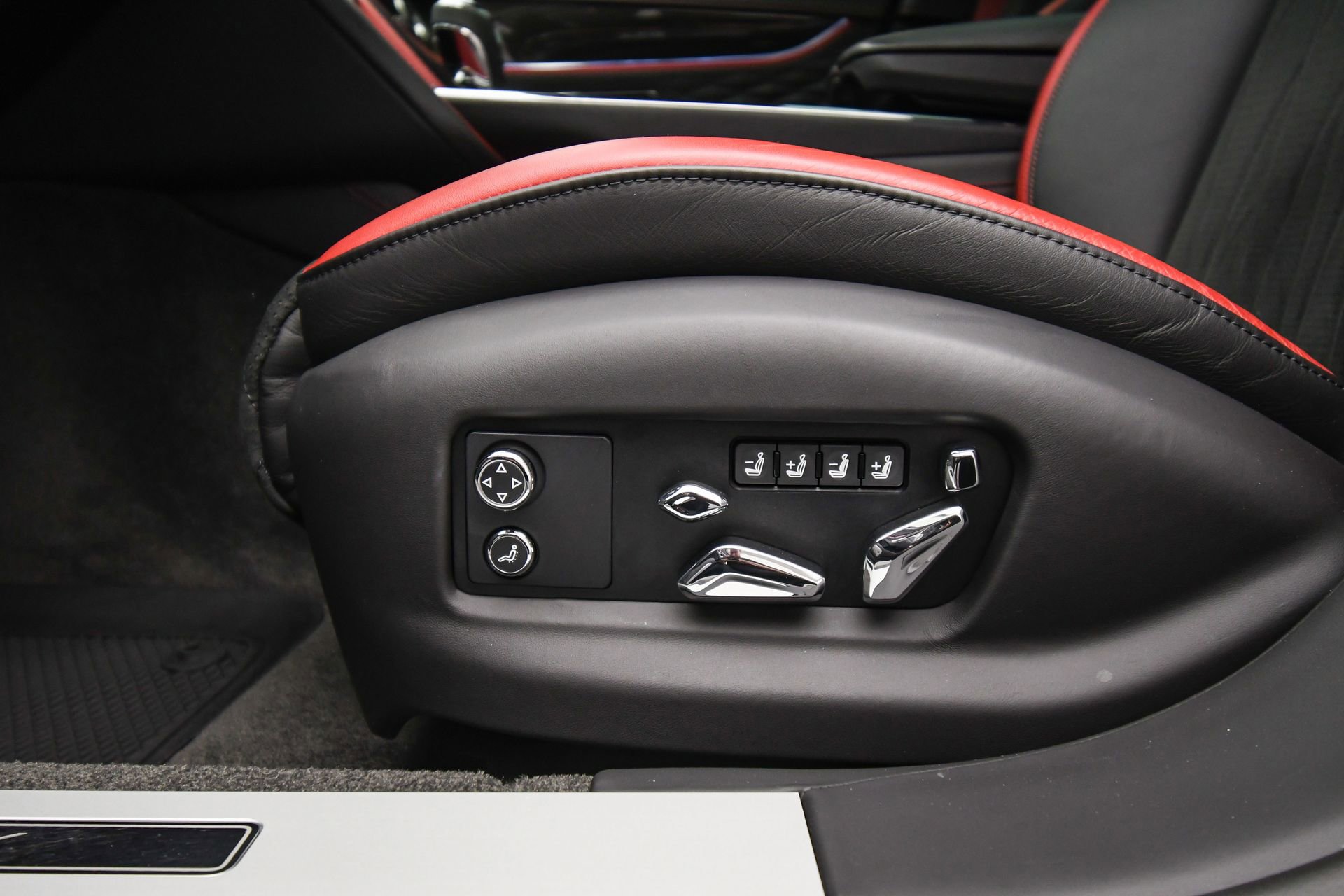 Certified 2023 Bentley Flying Spur W12 image 43