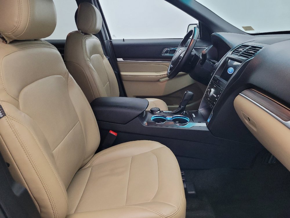 Used 2017 Ford Explorer Limited w/ Equipment Group 303A AWD/4WD image 21