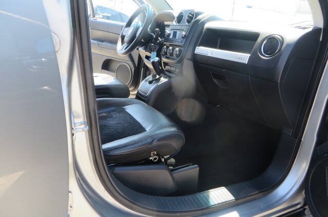 Used 2015 Jeep Compass Sport w/ Power Value Group FWD image 24