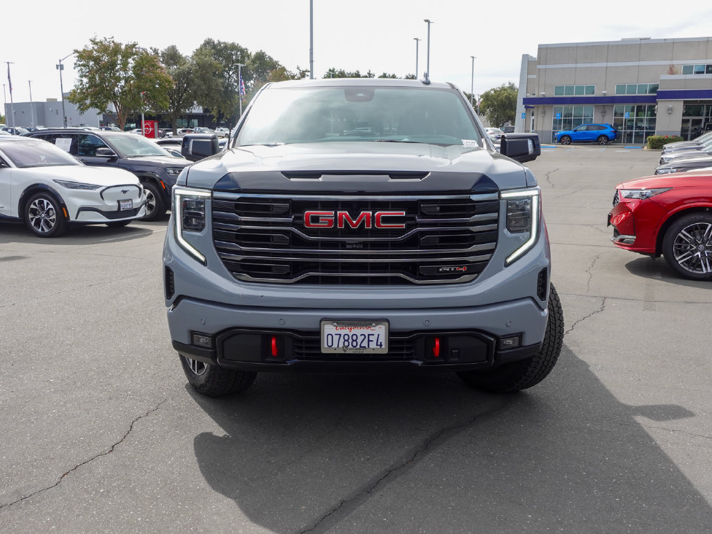 Used 2025 GMC Sierra 1500 AT4 w/ AT4 Premium Package AWD/4WD image 2