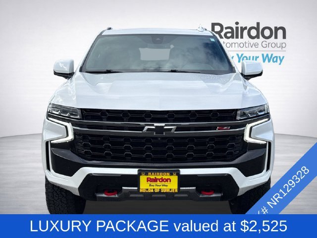 Used 2022 Chevrolet Tahoe Z71 w/ Luxury Package AWD/4WD image 2