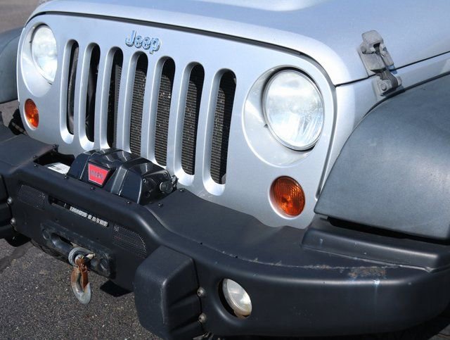 Used 2012 Jeep Wrangler Unlimited Rubicon image 11