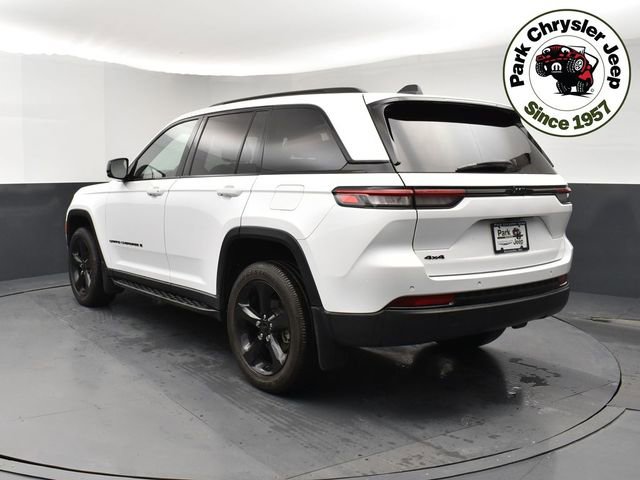 Used 2023 Jeep Grand Cherokee Altitude image 4