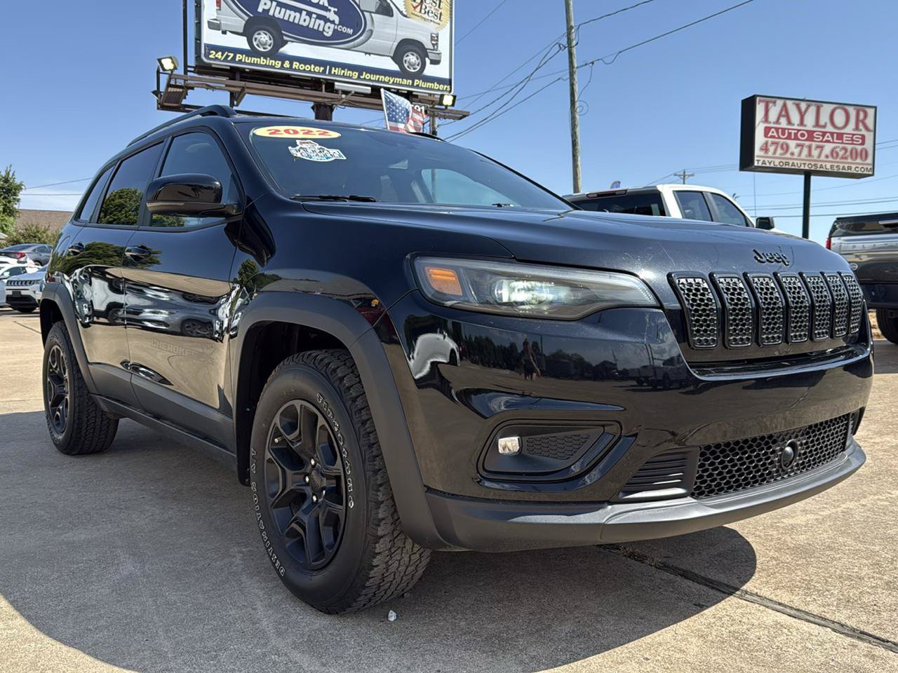 Used 2022 Jeep Cherokee Latitude AWD/4WD image 4