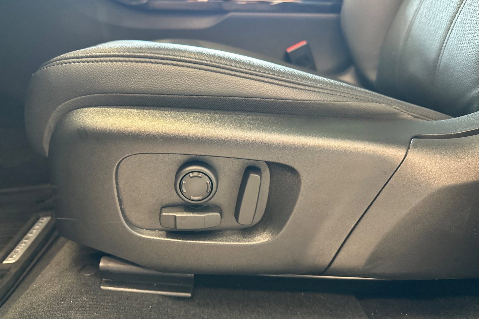 Used 2026 Land Rover Range Rover Evoque S image 17