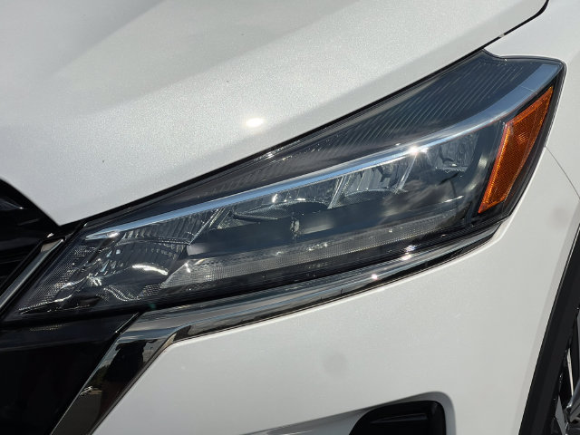 Used 2024 Nissan Kicks SR w/ SR Premium Package FWD image 32