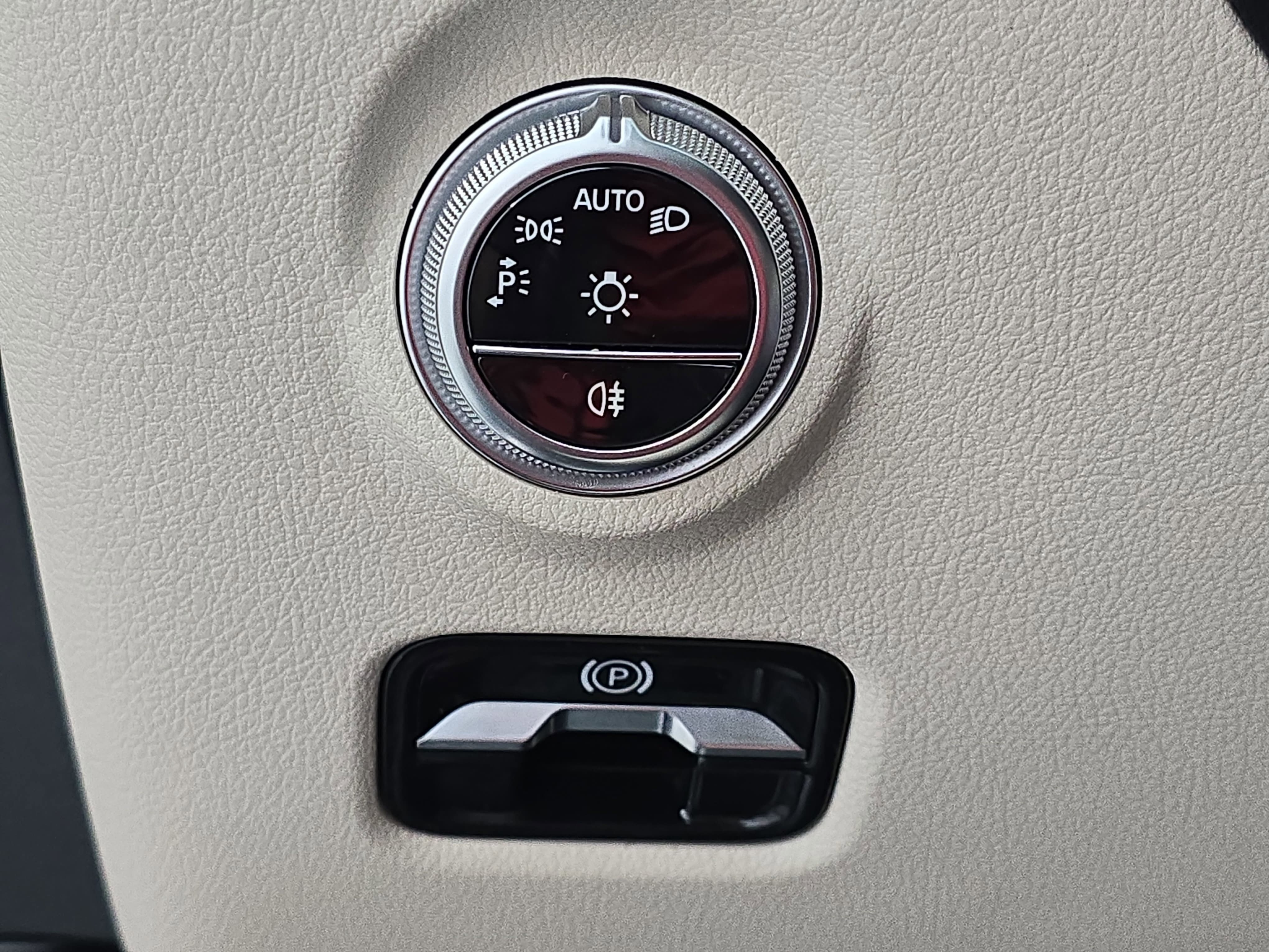 Certified 2022 Mercedes-Benz C 300 4MATIC Sedan image 25