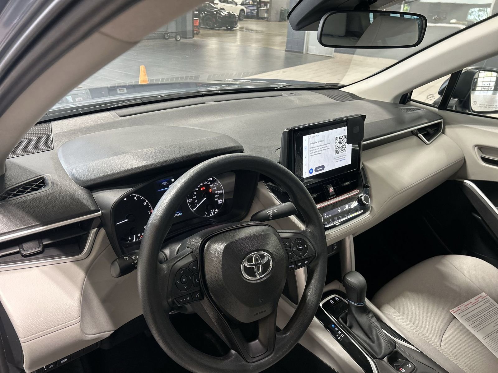 Used 2025 Toyota Corolla Cross L AWD/4WD image 26