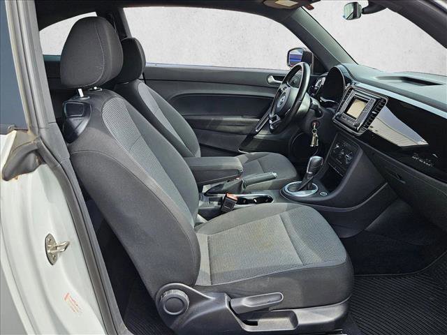 Used 2017 Volkswagen Beetle 1.8T S FWD image 18