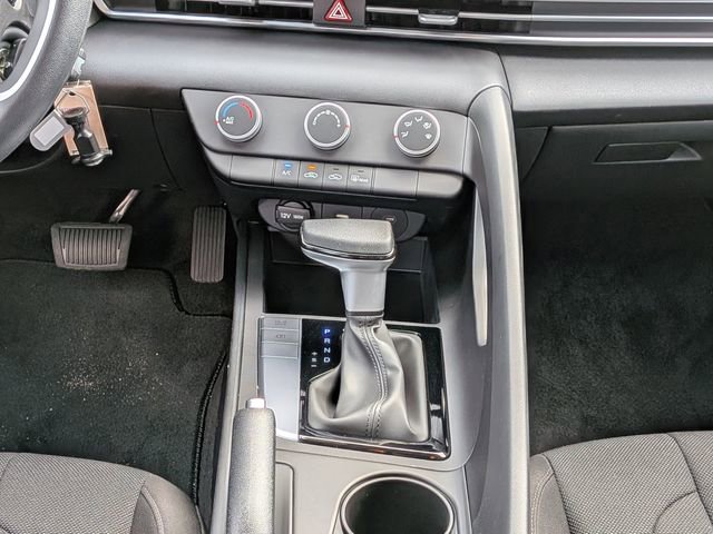 Certified 2026 Hyundai Elantra SE image 18