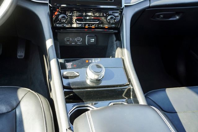 Used 2022 Jeep Grand Cherokee L Limited image 18