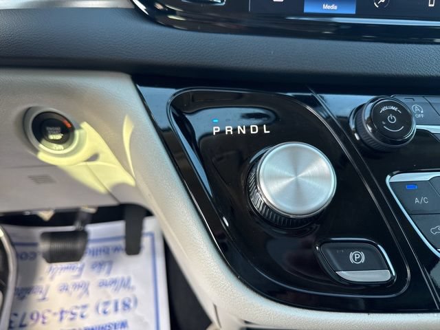 Used 2024 Chrysler Pacifica Touring-L FWD image 26